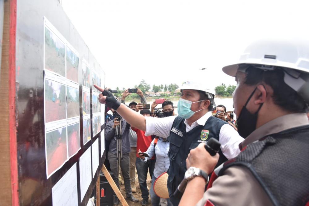 15 Tahun Mangkrak, Herman Deru Tuntaskan Jembatan Rantau Bayur