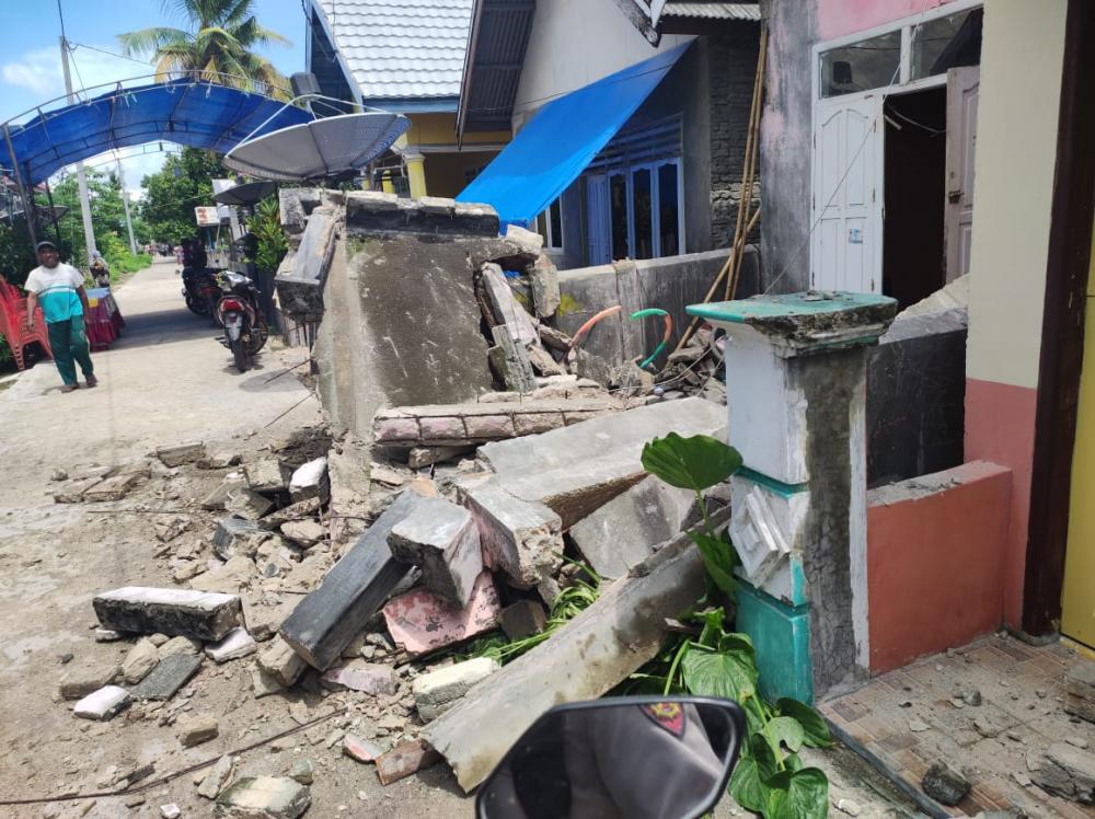 230 Rumah Rusak Berat Paska Gempabumi M7.4 di Flores Timur