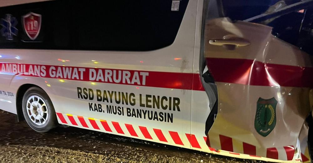 Ambulans RS Bayung Lencir Alami Kecelakaan Saat Bawa Pasien ke Palembang, Bupati Muba: Kami Tanggung Jawab Penuh