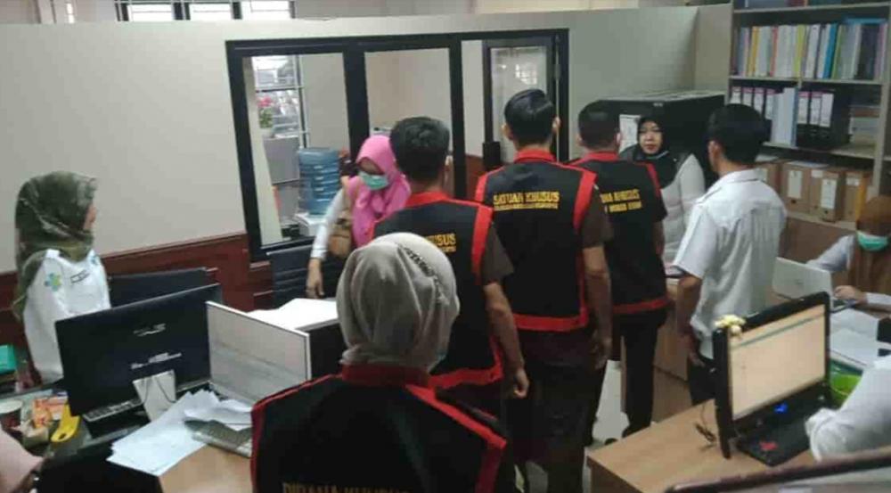 Dinas Kesehatan Muara Enim Digeledah Penyidik Pidsus Kejaksaan