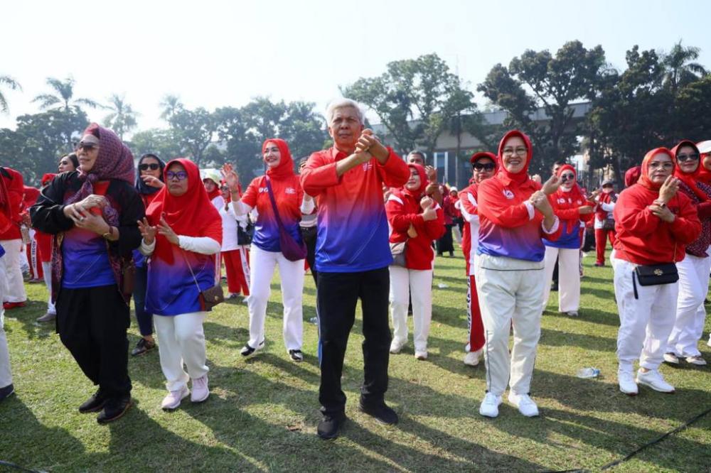 Gubernur Herman Deru Lepas Ribuan Peserta Heart Walk 2023 Sekaligus Pemecahan Rekor MURI MENARI