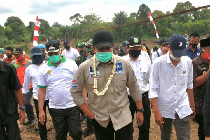 HD Rencanakan Bangun Jembatan Gantung Desa Ujan Mas Menjadi Jembatan Permanen