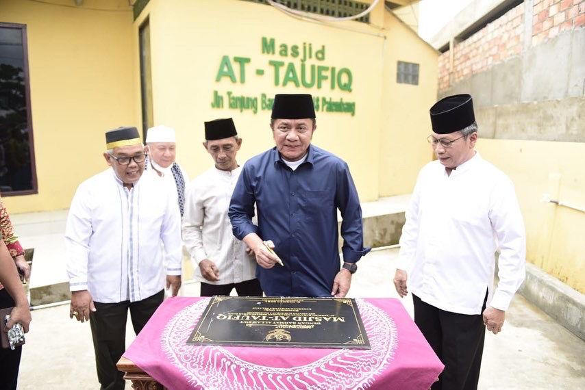 Herman Deru Bangga Warga Tanjungan Barangan Bangun Masjid Secara Swadaya