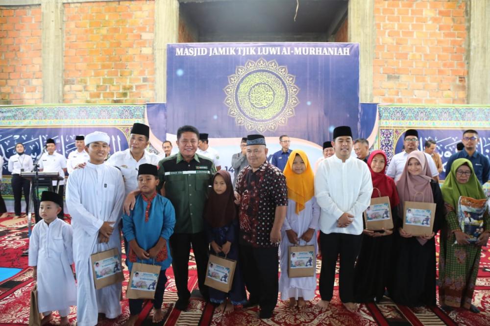 Herman Deru Berbagi Kebahagiaan Ramadhan Bersama 1444 Anak Yatim Piatu