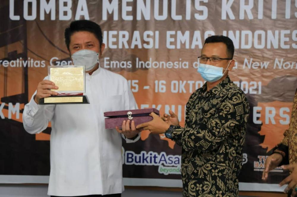 Herman Deru Hadiri Grand Final Lomba Menulis Kritis 2021