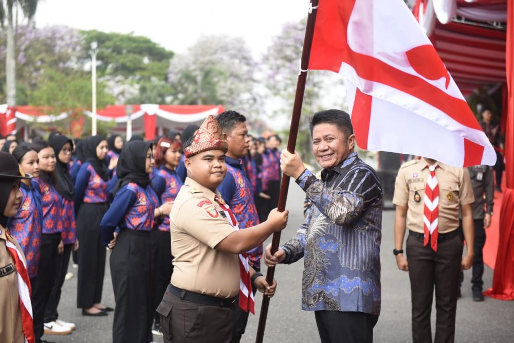 Herman Deru Lepas Ratusan Peserta Raimuna ke XII dan Tim Kesenian Sumsel ke Istana Negara