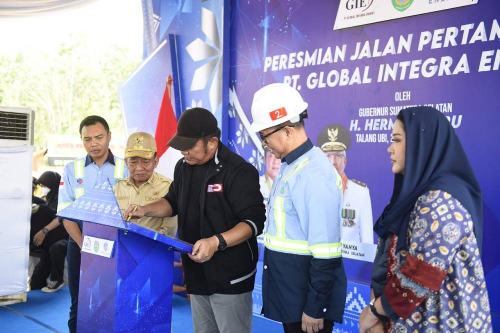 Herman Deru Resmikan Jalan Khusus Angkutan Tambang Milik PT Global Integra Energy