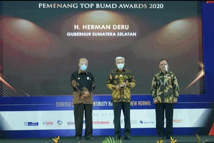 Herman Deru Terpilih Sebagai Top Pembina BUMD Awards 2020