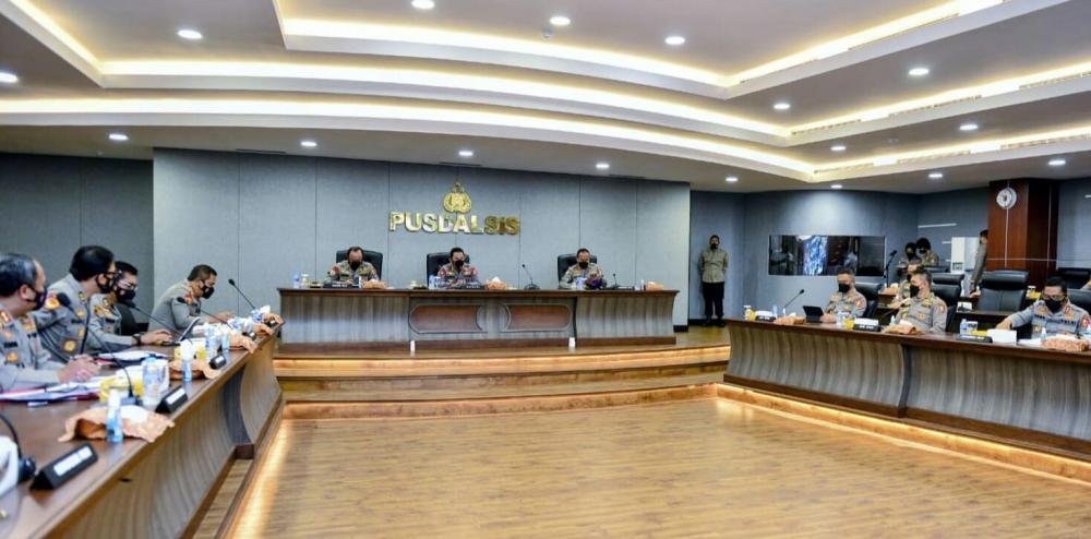 Kapolri : Jangan Ragu Pecat dan Pidanakan Anggota yang Langgar Aturan