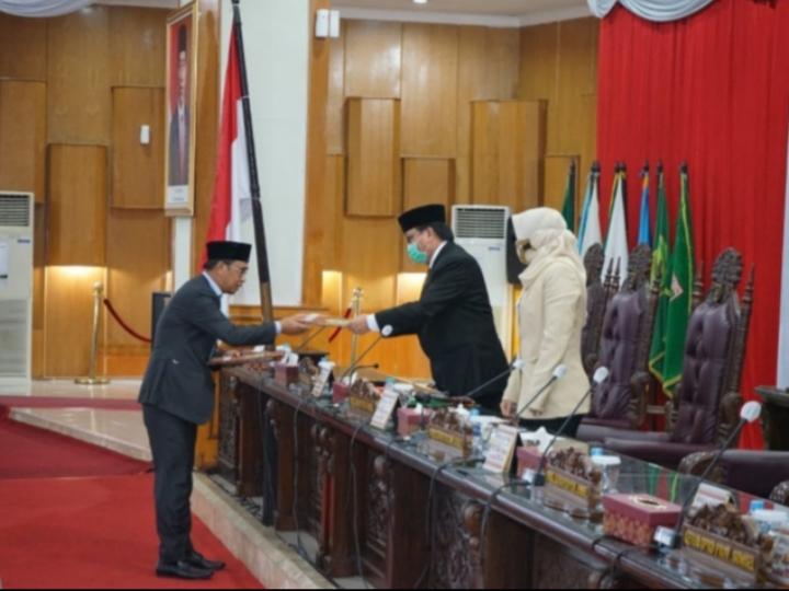 Sampaikan Pemandangan Umum, 9 Fraksi DPRD Dukung 3 Raperda Provinsi Sumsel