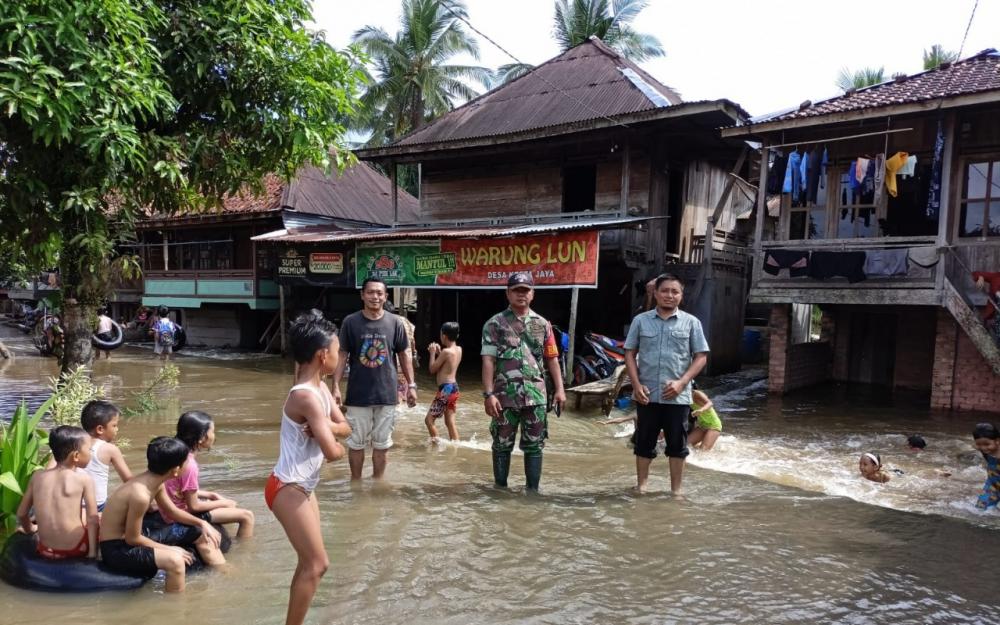 Sungai Sake Meluap ke Pemukiman Warga Muba