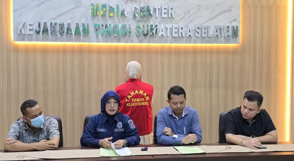 Tim Tabur Kejati Sumsel Tangkap Buron Korupsi Dana KUR BRI Unit Sekayu di Palembang