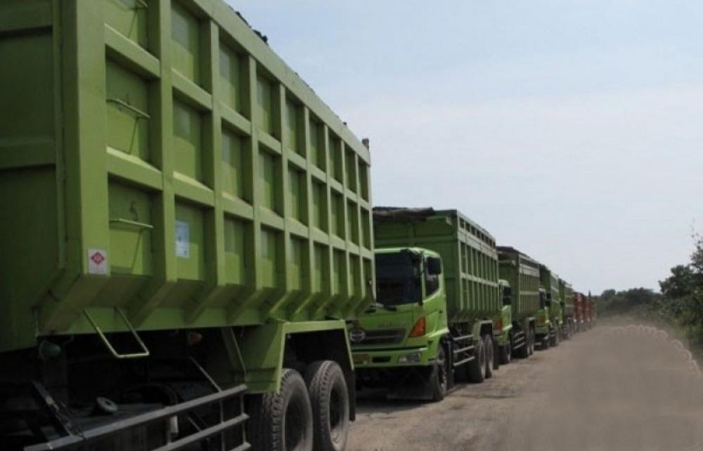 Truk Batu Bara Sebabkan Laka, Massa Blokir Jalinteng Sumatera