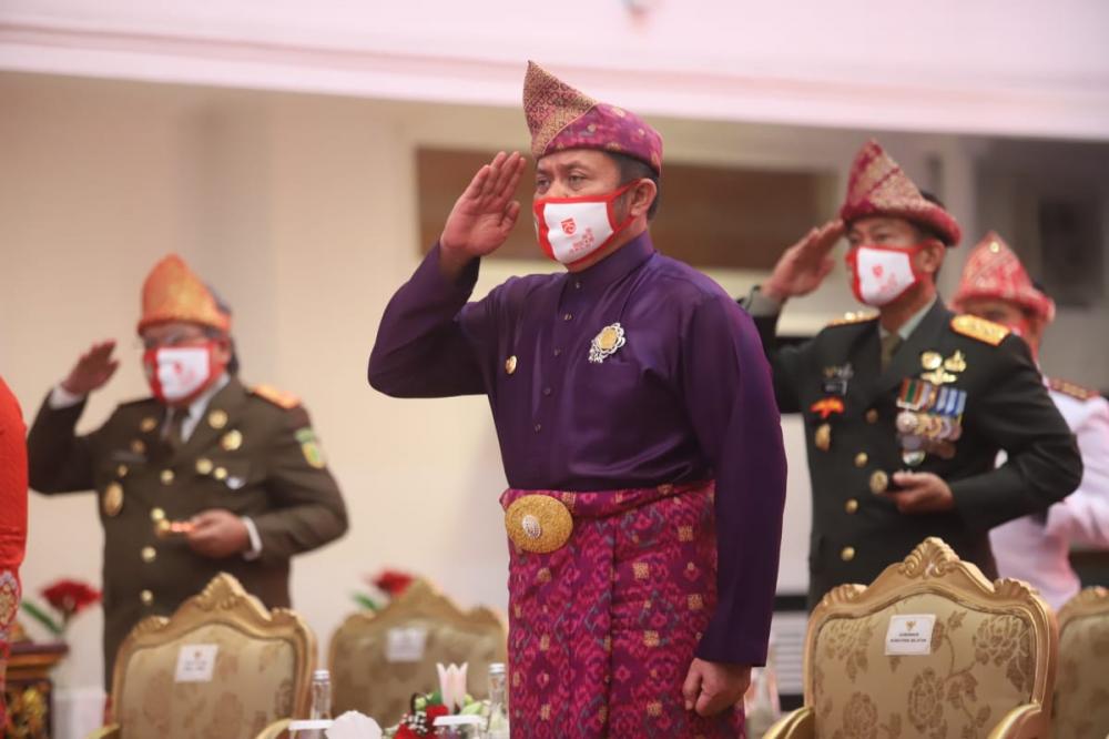 Upacara HUT RI ke 75 Bersama Presiden, Gubernur HD Kenakan Baju Adat Komering