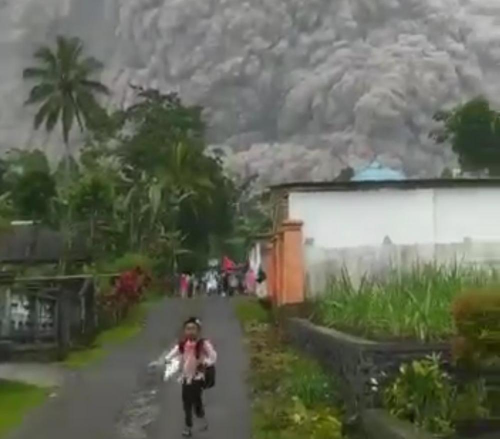 Update : 22 Orang Masih Dinyatakan Hilang Akibat Erupsi Gunung Semeru