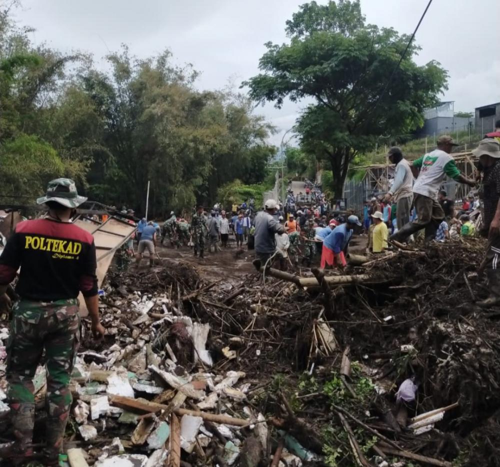 Update : Korban Meninggal Banjir Bandang Menjadi 5 Orang