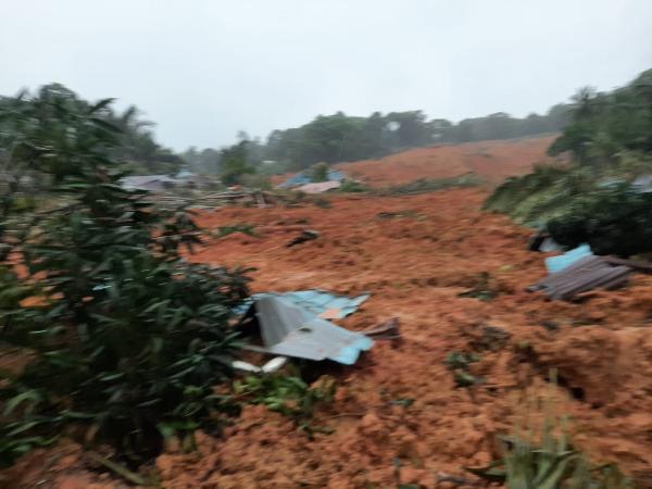 1 Kampung Diterpa Longsor, 10 Korban Dikabarkan Tewas di Natuna