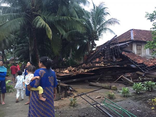 58 Rumah Warga Muratara Rusak Diterpa Puting Beliung 