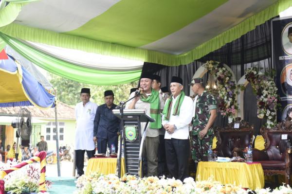 Antusias Warga Sambut Kehadiran Herman Deru Saat Hadiri Pengajian Nisfu Syaban di KabupatenÂ OKI