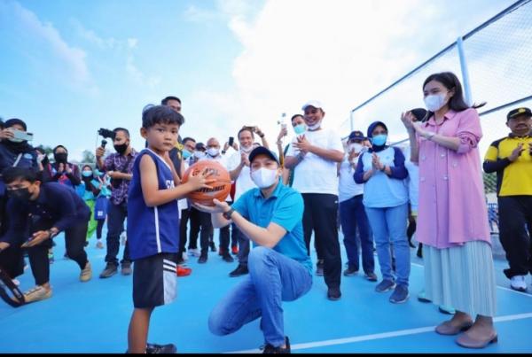 Bupati Panca Serahkan Pengelolaan Lapangan Basket dan Tenis ke Cabor