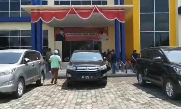 Datangi Muba, Penyidik KPK Geledah Dinas PUPR