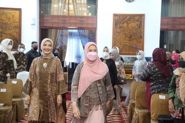 Feby Deru Ajak Anggota Forsikada Ramaikan Pameran Kriya Nusa 2022