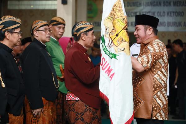 Gubernur Herman Deru Minta Pujasuma Pertahankan Kesenian Wayang