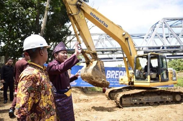 Herman Deru Groundbreaking Pembangunan Turap Jembatan Enim