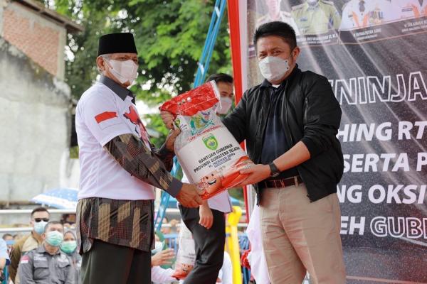 Herman Deru Gulirkan Bansos Terdampak Pandemi Untuk Warga Lubuk Linggau