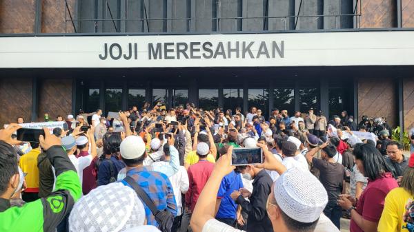 Holywings Palembang Ditutup Setelah Digeruduk Massa Ormas Islam