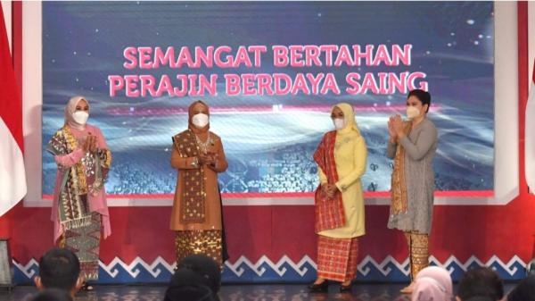 Ibu Iriana Jokowi Buka Pameran Kriyanusa Tahun 2022