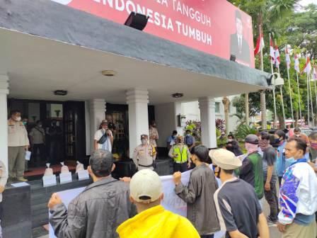 JCMP Sindir Pemkot Palembang dengan Bantuan Paket Sembako