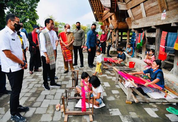 Penataan Kampung Ulos Huta Raja Upaya Pemerintah Lestarikan Warisan Pusaka Bangsa