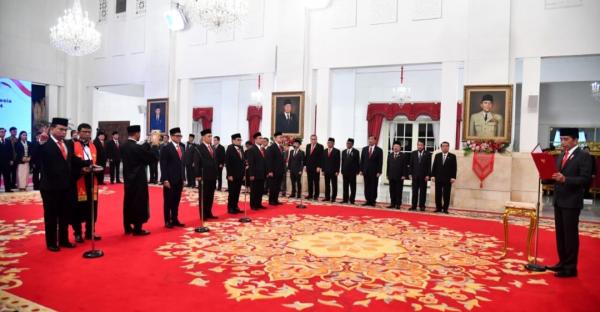 Presiden Jokowi Lantik Menkominfo dan 5 Orang Wakil Menteri
