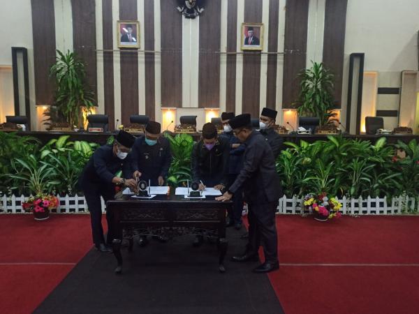 Rapat Paripurna DPRD Banyuasin Penyampaian Nota Pengantar Rencana APBD Perubahan 2021