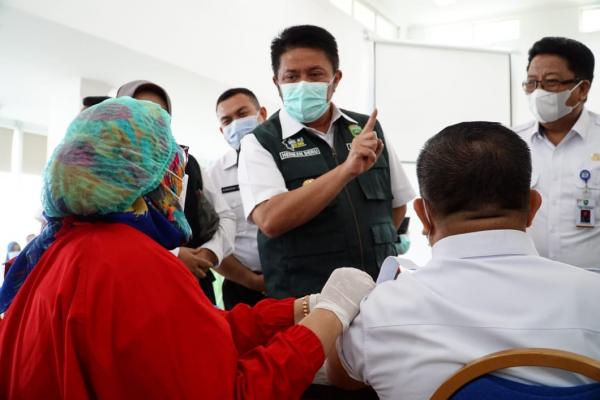 Ribuan Guru Divaksin Covid-19, Gubernur Optimis Belajar Tatap Muka di Sekolah Bisa Diterapkan Â 