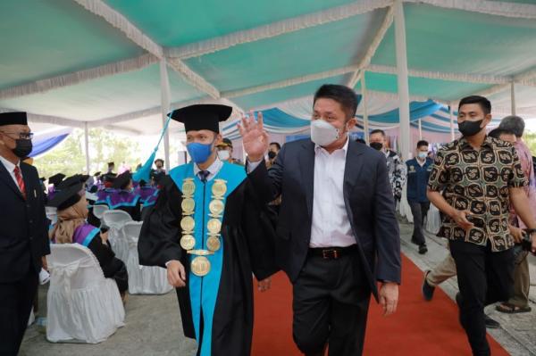 Sosok Herman Deru yang Merakyat Jadi Inspirasi Rektor Universitas Sumatera SelatanÂ Yudha Pratomo 
