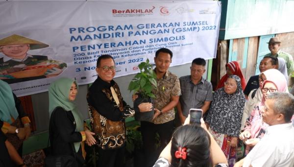 Sukseskan Program GSMP, Disbudpar Sumsel Sebar 200 Bibit Tanaman Cabai