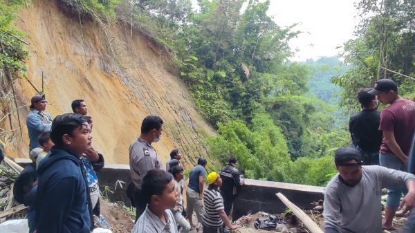 Tebing Longsor di Karo Sumut, 1 Orang Tewas dan 3 Hilang