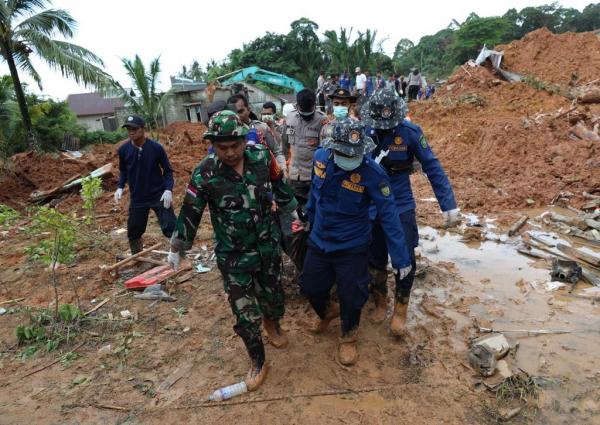 Update : Korban Jiwa Longsor Natuna Menjadi 15 Orang