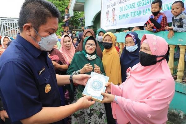 Warga Gang Lama Plaju Ucapkan Terima Kasih, Selain Bedah Rumah Herman Deru Beri Santunan Warga Hingga Berobat Gratis